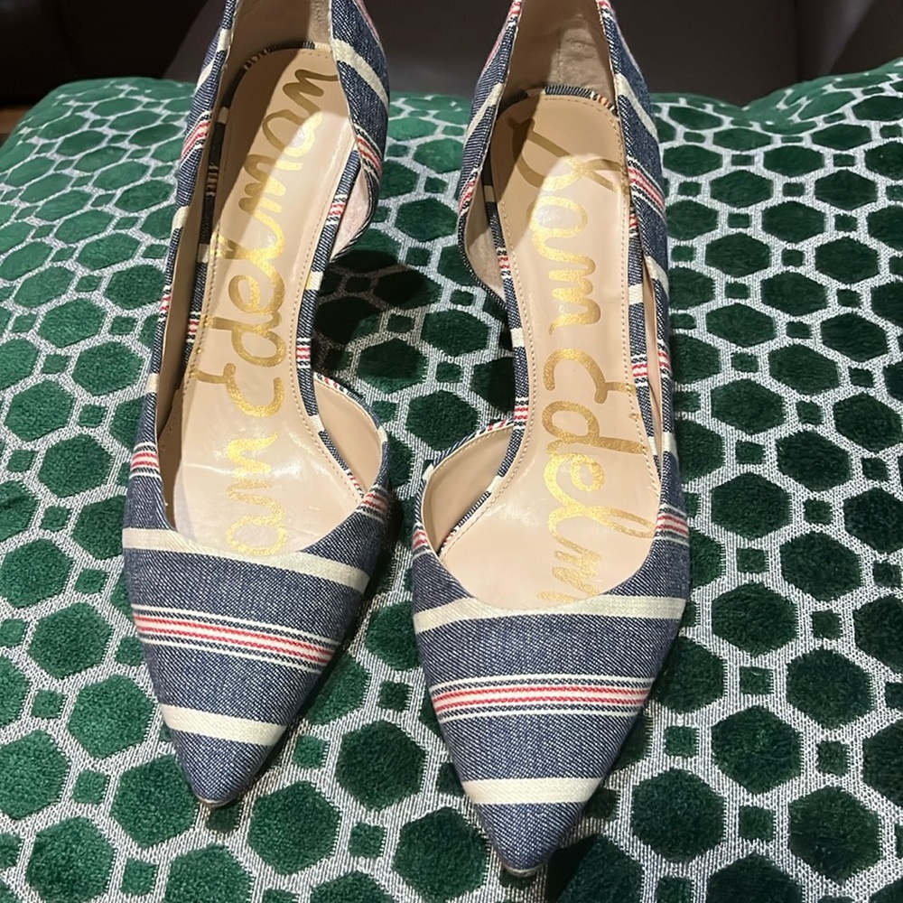 Cute Sam Edelman pumps.